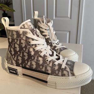 DIOR HIGH-TOP SNEAKER